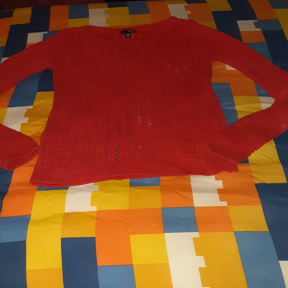 Red sweater - Picture 4 of 9